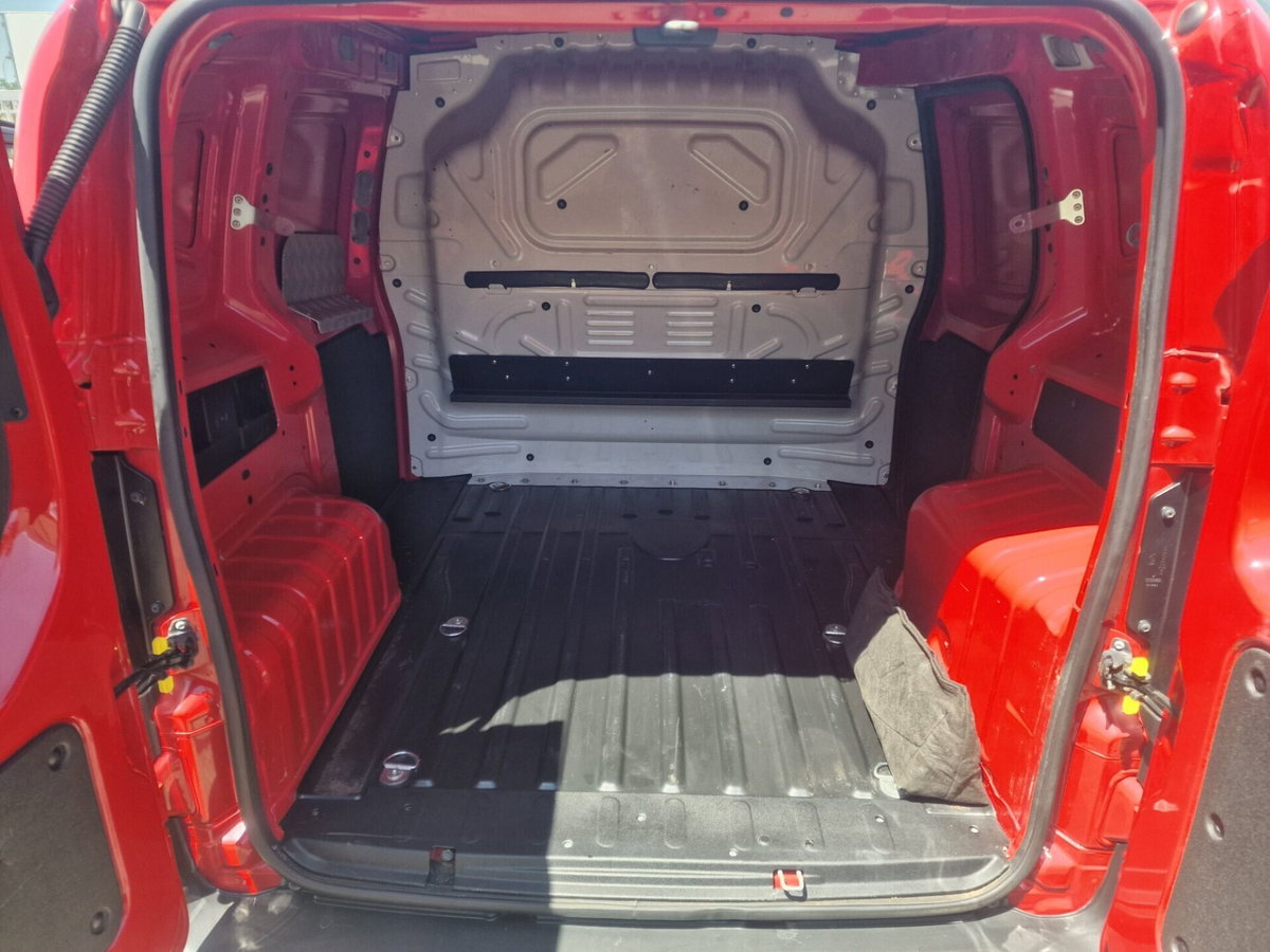 Fiat Fiorino Furgone cargo 1.3 mjt 95cv Adventure (9)