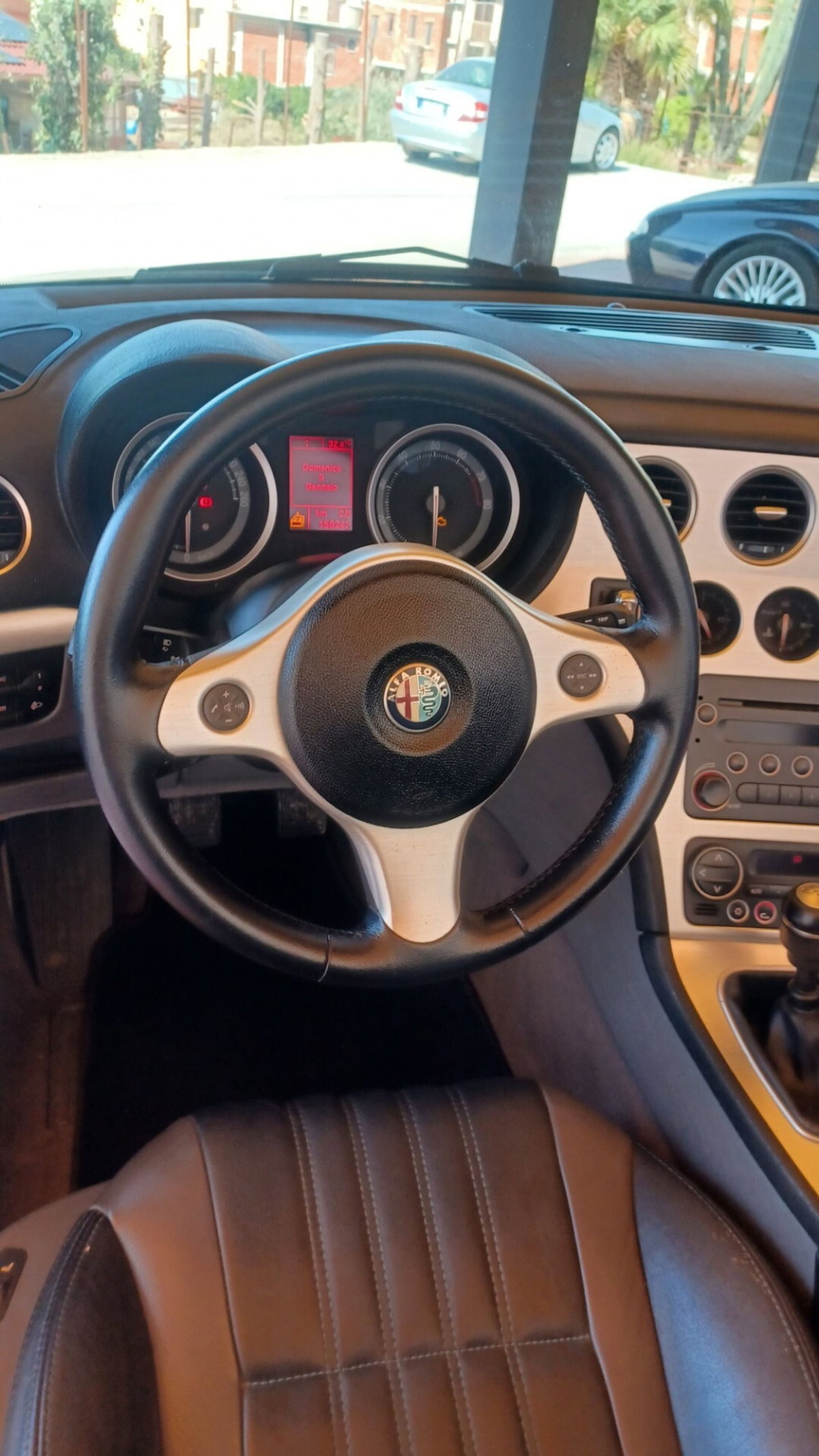 Alfa Romeo Spider 2.4 JTDm Exclusive (10)
