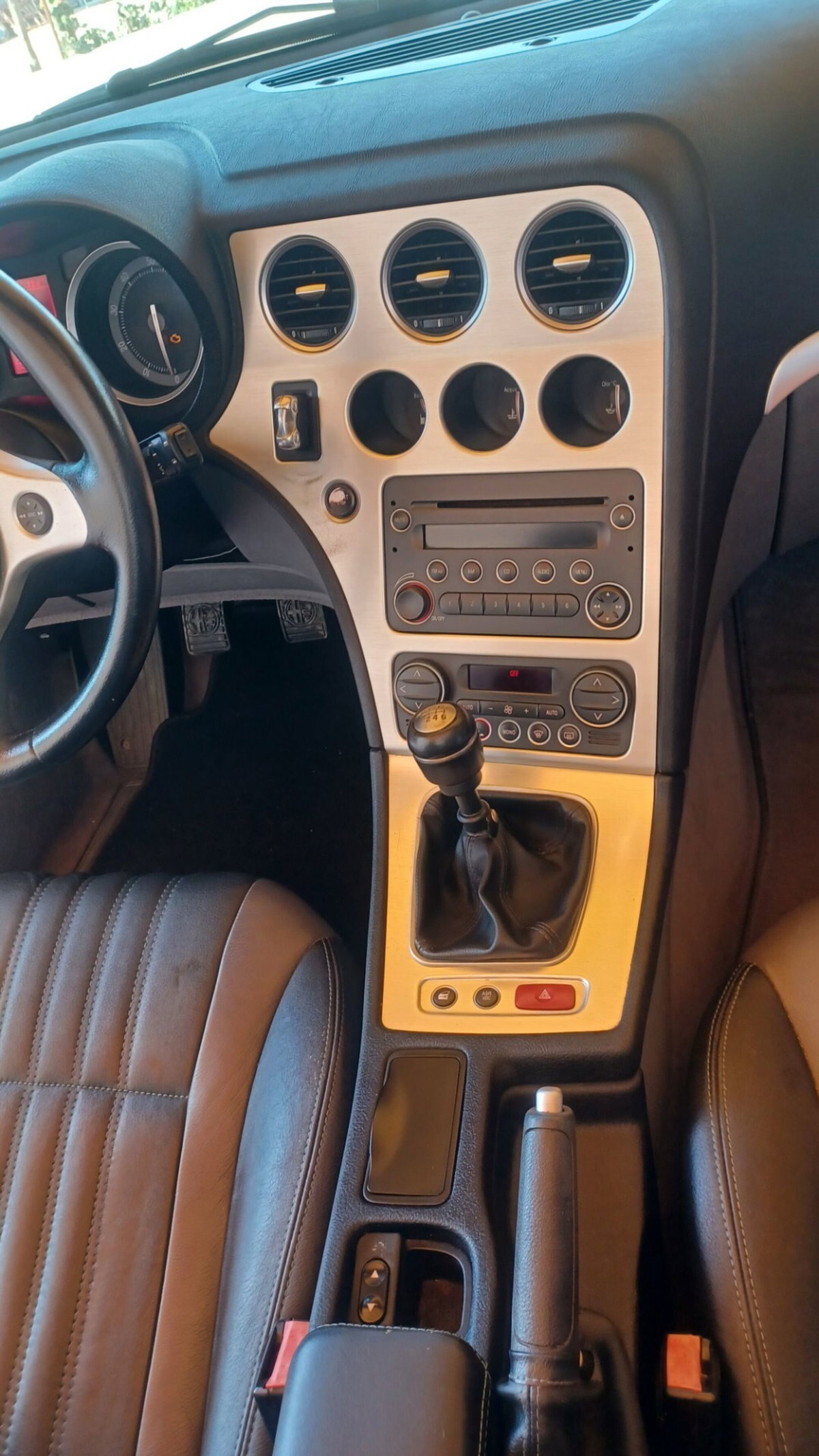 Alfa Romeo Spider 2.4 JTDm Exclusive (12)