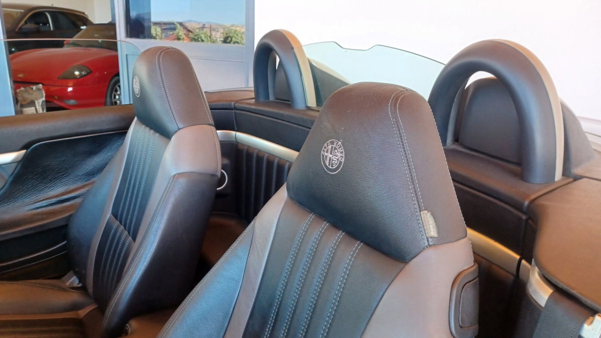 Alfa Romeo Spider 2.4 JTDm Exclusive (13)