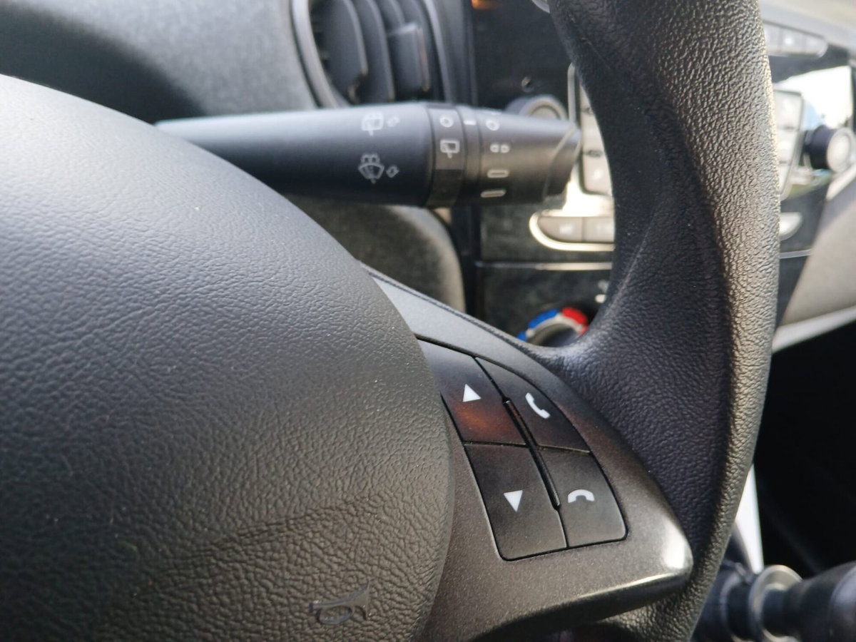 Lancia Ypsilon 1.0 FireFly 5 porte S&S Hybrid Ecochic Silver (11)