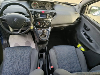 Lancia Ypsilon 1.0 FireFly 5 porte S&S Hybrid Ecochic Silver (5)