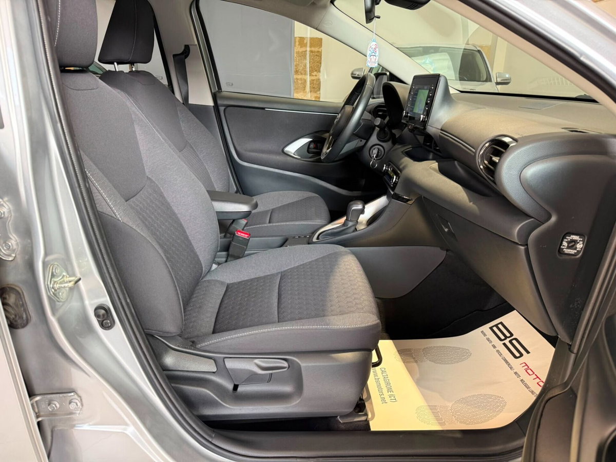 Toyota Yaris 1.5 Hybrid 5 porte Lounge (20)