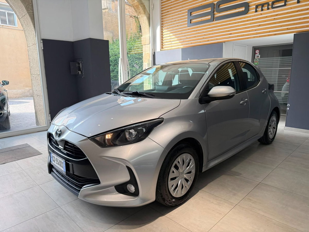 Toyota Yaris 1.5 Hybrid 5 porte Lounge (4)
