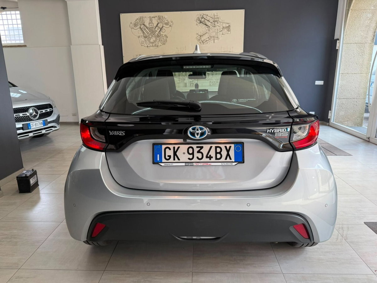 Toyota Yaris 1.5 Hybrid 5 porte Lounge (6)