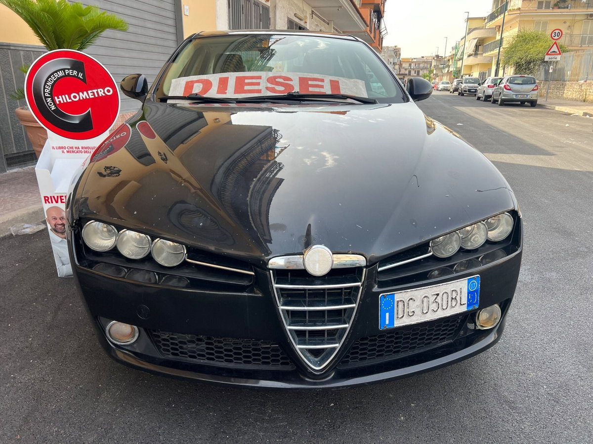 Alfa Romeo 159 1.9 JTDm 16V Exclusive Q-Tronic (5)