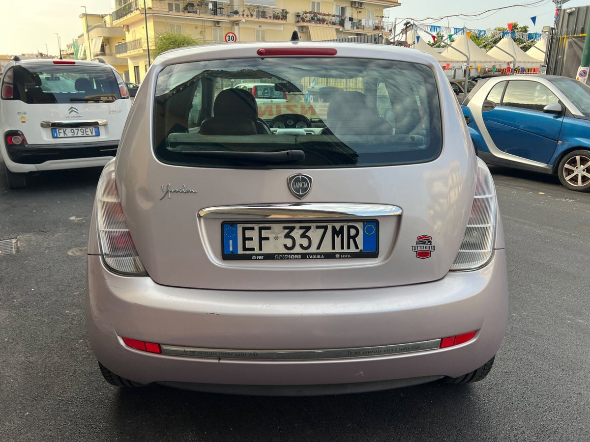 Lancia Ypsilon 1.2 Diva (6)