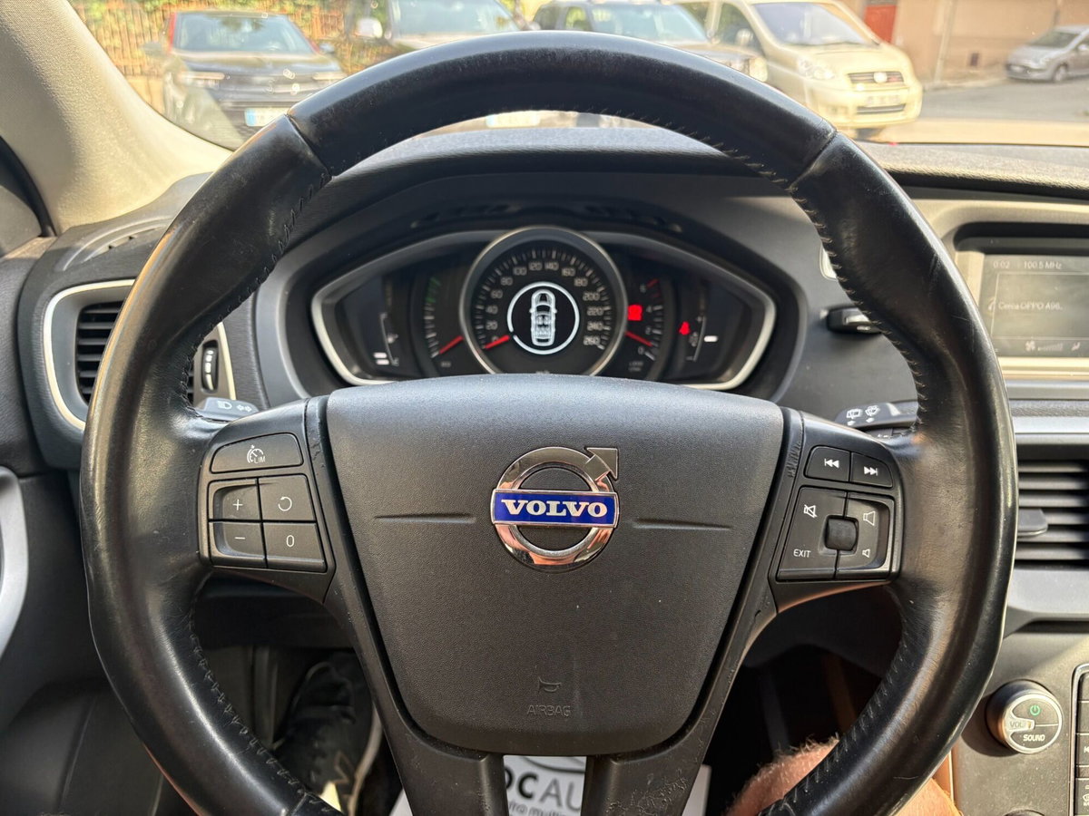 Volvo V40 Cross Country D2 1.6 Momentum (13)