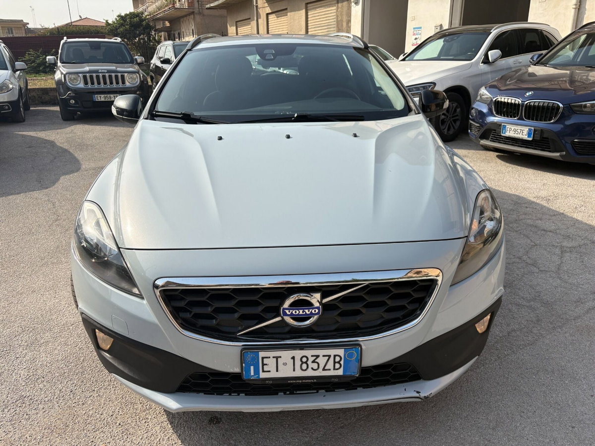 Volvo V40 Cross Country D2 1.6 Momentum (2)