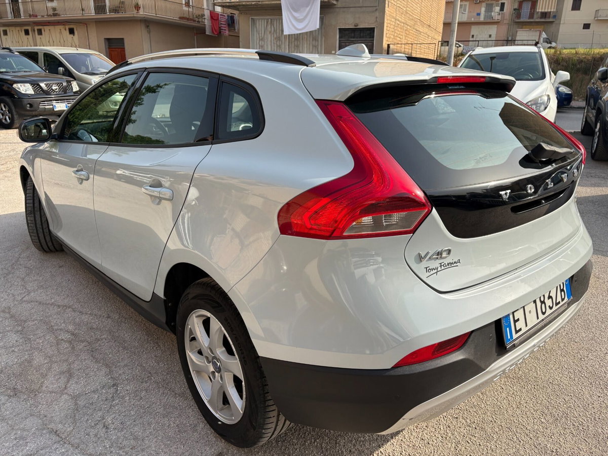 Volvo V40 Cross Country D2 1.6 Momentum (4)