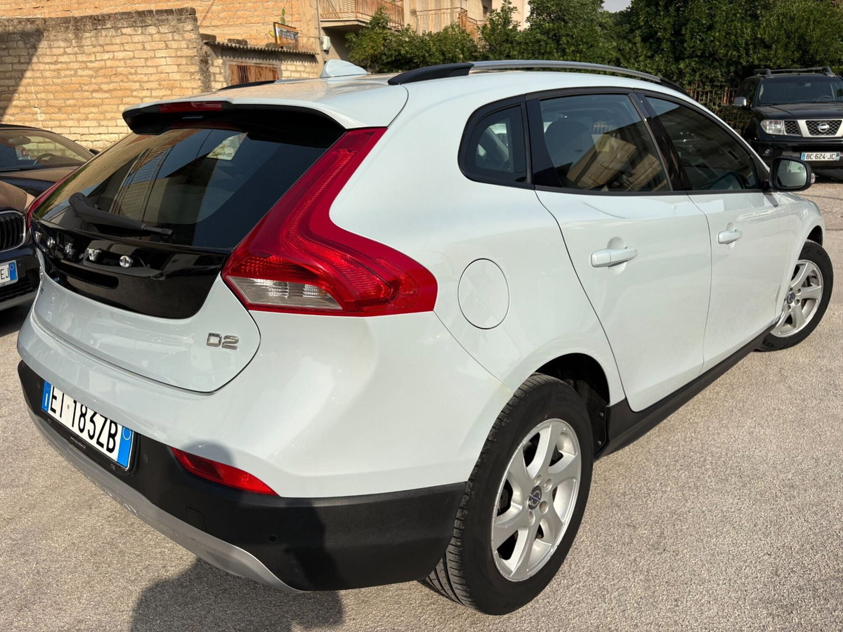 Volvo V40 Cross Country D2 1.6 Momentum (6)