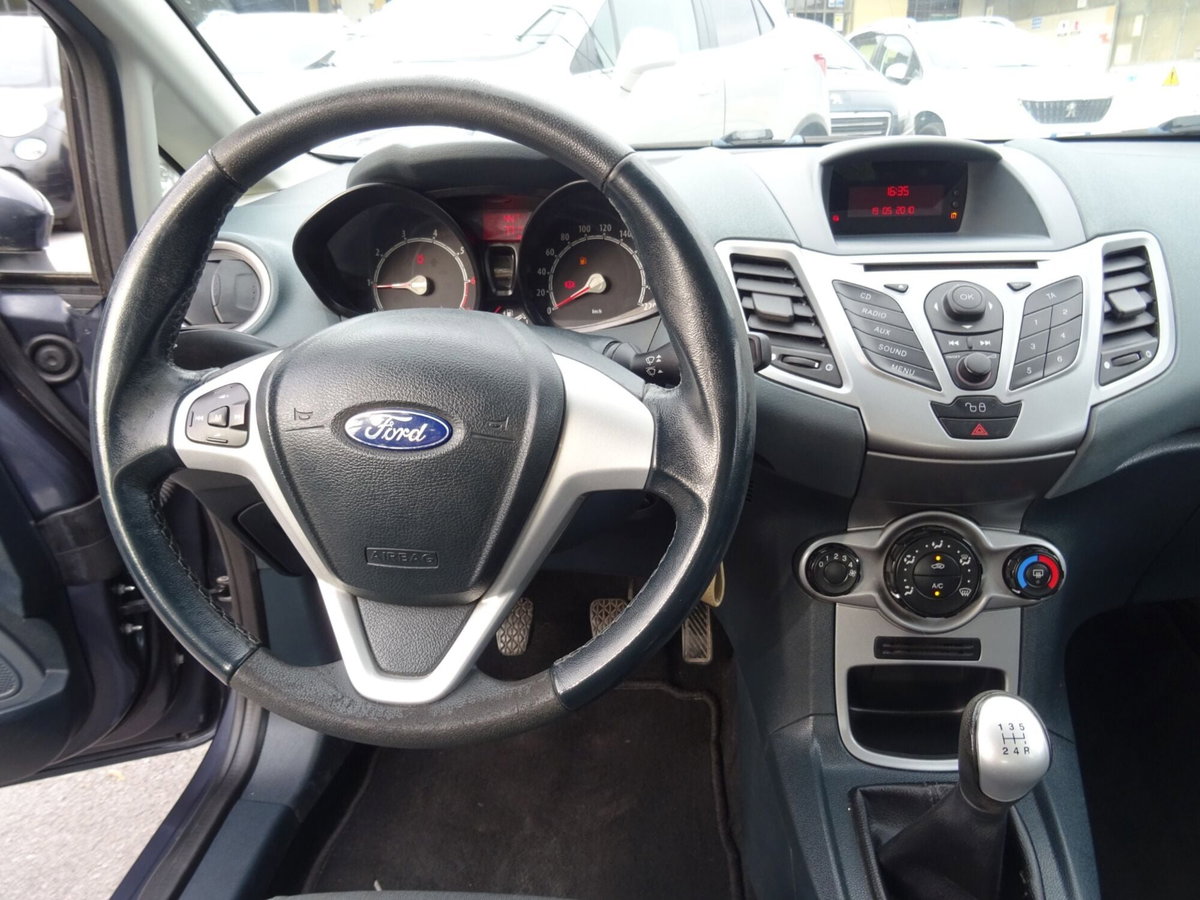 Ford Fiesta 1.2 60CV 5 porte Titanium (10)