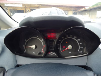 Ford Fiesta 1.2 60CV 5 porte Titanium (20)