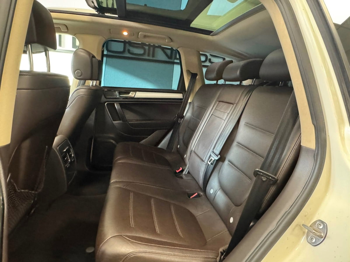 Volkswagen Touareg 3.0 TDI 245 CV tiptronic BlueMotion Techn. Executive (10)