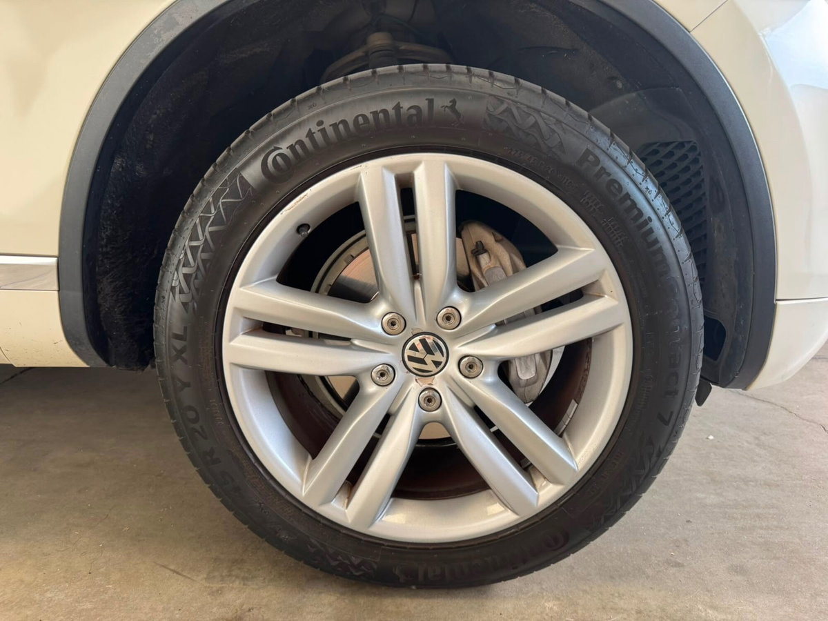 Volkswagen Touareg 3.0 TDI 245 CV tiptronic BlueMotion Techn. Executive (19)