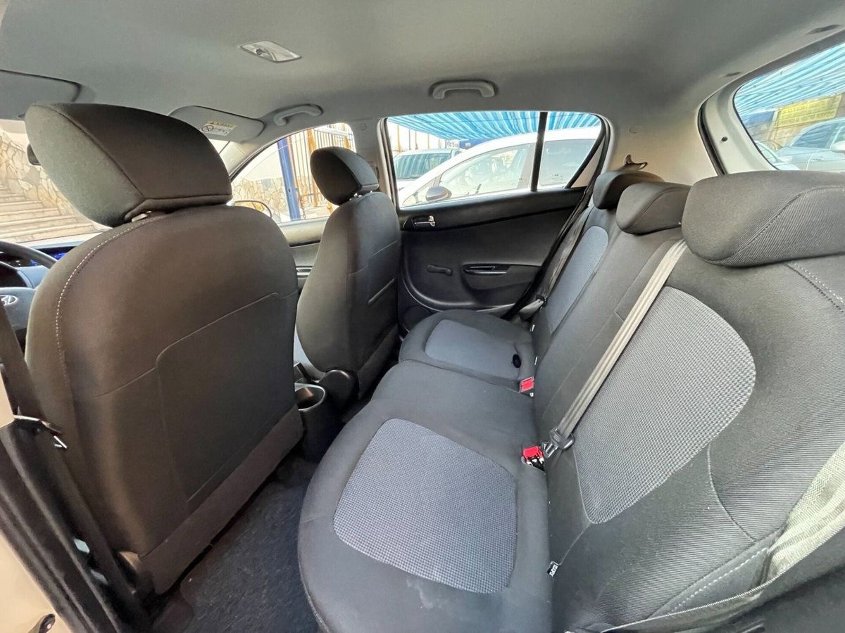 Hyundai i20 1.2 5p. Classic (9)