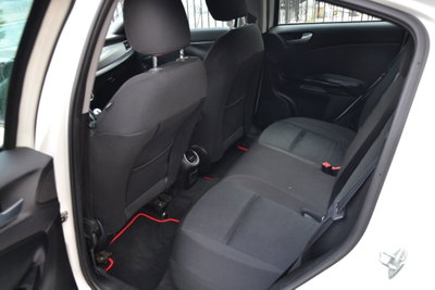Alfa Romeo Giulietta 1.6 JTDm-2 Distinctive (10)