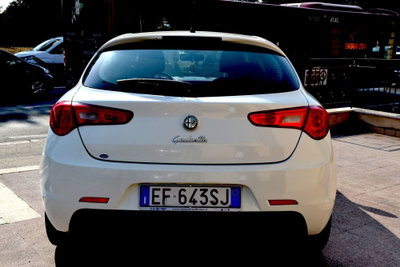 Alfa Romeo Giulietta 1.6 JTDm-2 Distinctive (15)