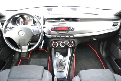 Alfa Romeo Giulietta 1.6 JTDm-2 Distinctive (18)
