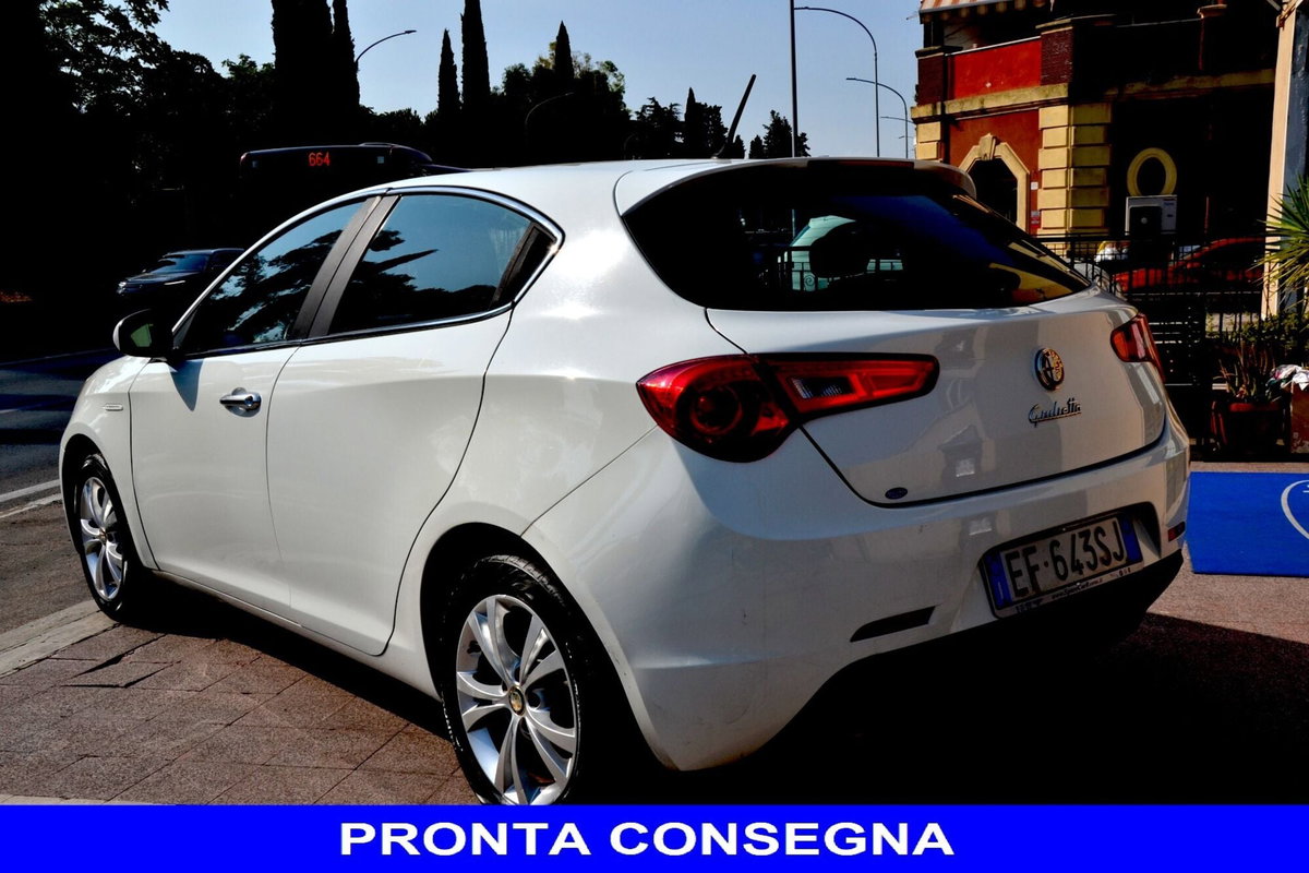 Alfa Romeo Giulietta 1.6 JTDm-2 Distinctive (3)