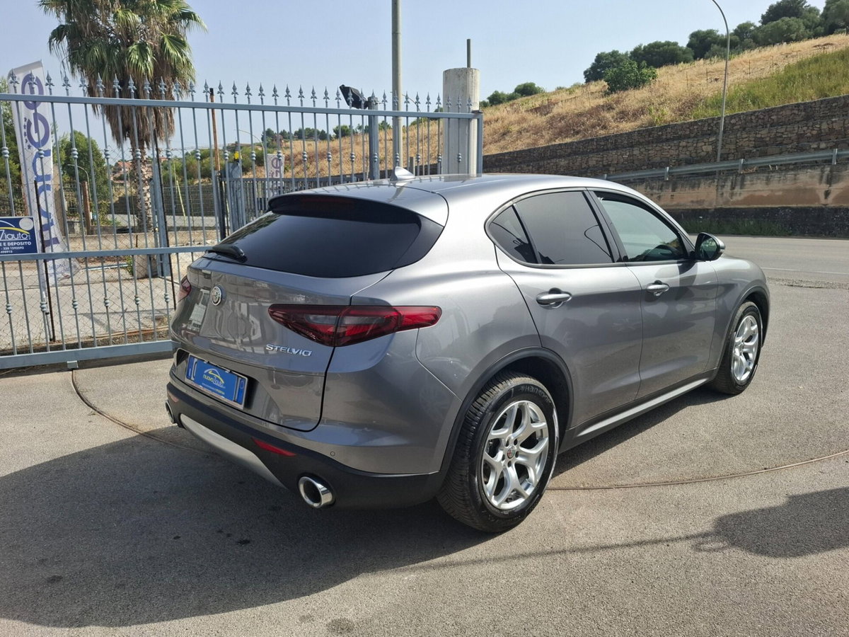 Alfa Romeo Stelvio Stelvio 2.2 Turbodiesel 160 CV AT8 RWD Super Business (2)