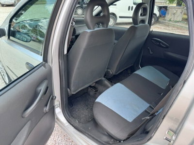 Fiat Punto 1.2 5 porte Active Natural Power (16)