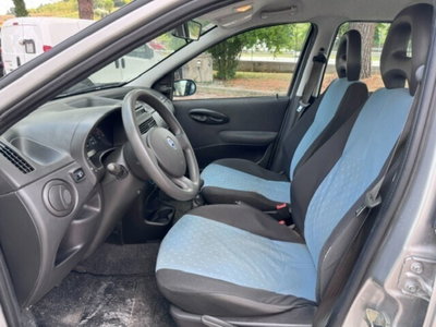 Fiat Punto 1.2 5 porte Active Natural Power (19)