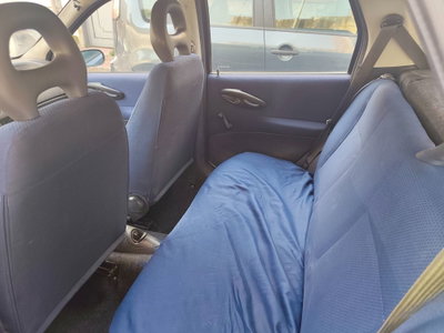 Fiat Punto 1.2i cat 5 porte ELX (10)
