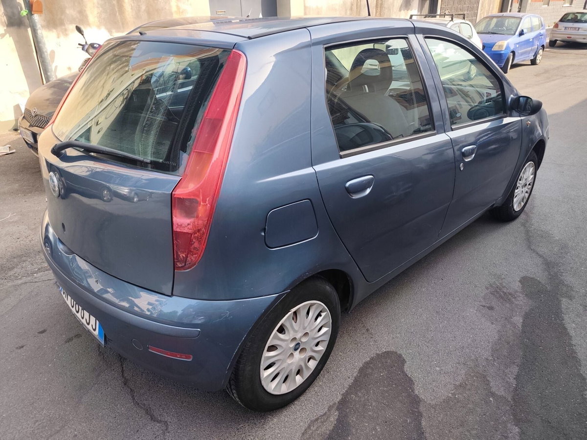 Fiat Punto 1.2i cat 5 porte ELX (3)