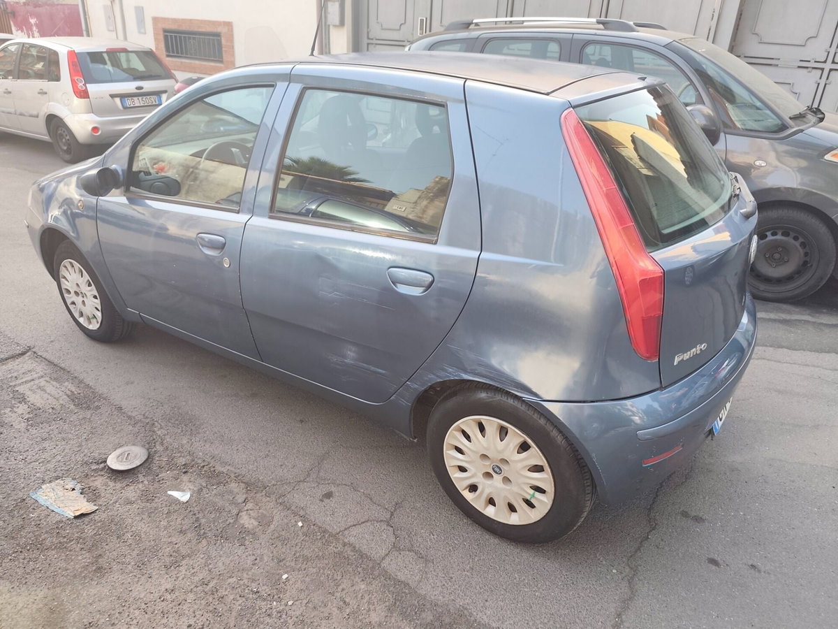 Fiat Punto 1.2i cat 5 porte ELX (5)