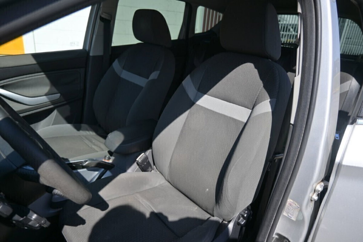 Ford Kuga 2.0 TDCi 136 CV 2WD Titanium DPF (14)
