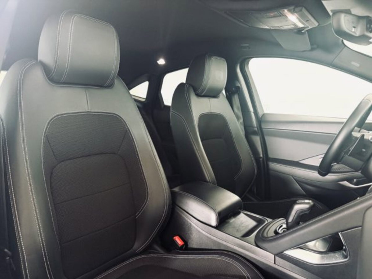Jaguar E-Pace 2.0 249 CV AWD aut. R-Dynamic HSE (14)