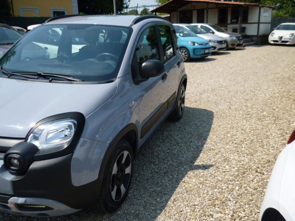 Fiat Panda 1.0 FireFly S&S Hybrid City Cross (4)