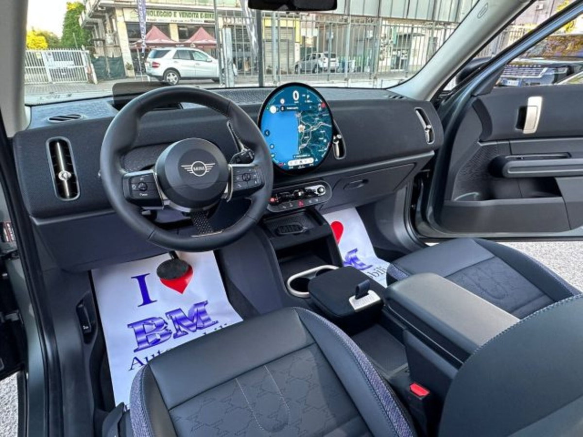 MINI Mini Countryman E Blackyard (5)