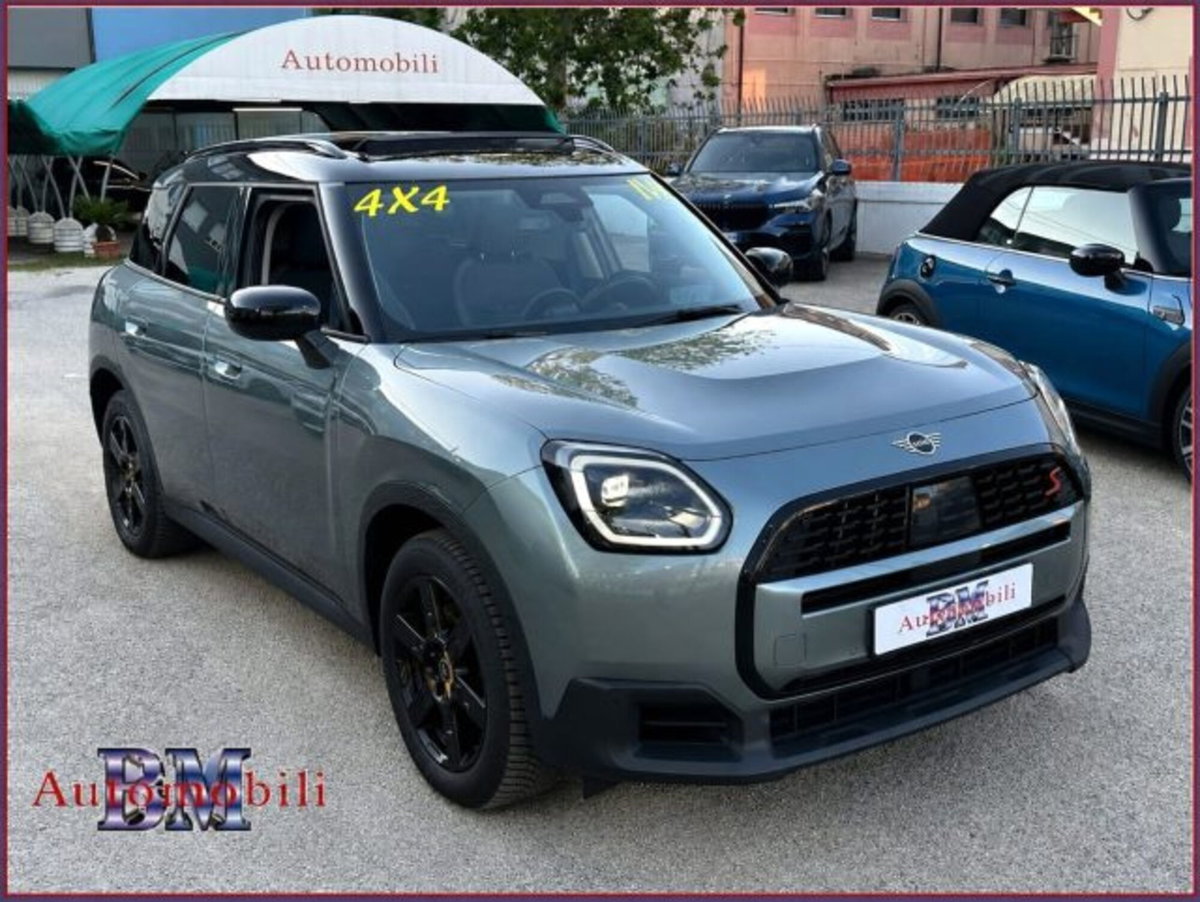 MINI Mini Countryman E Blackyard