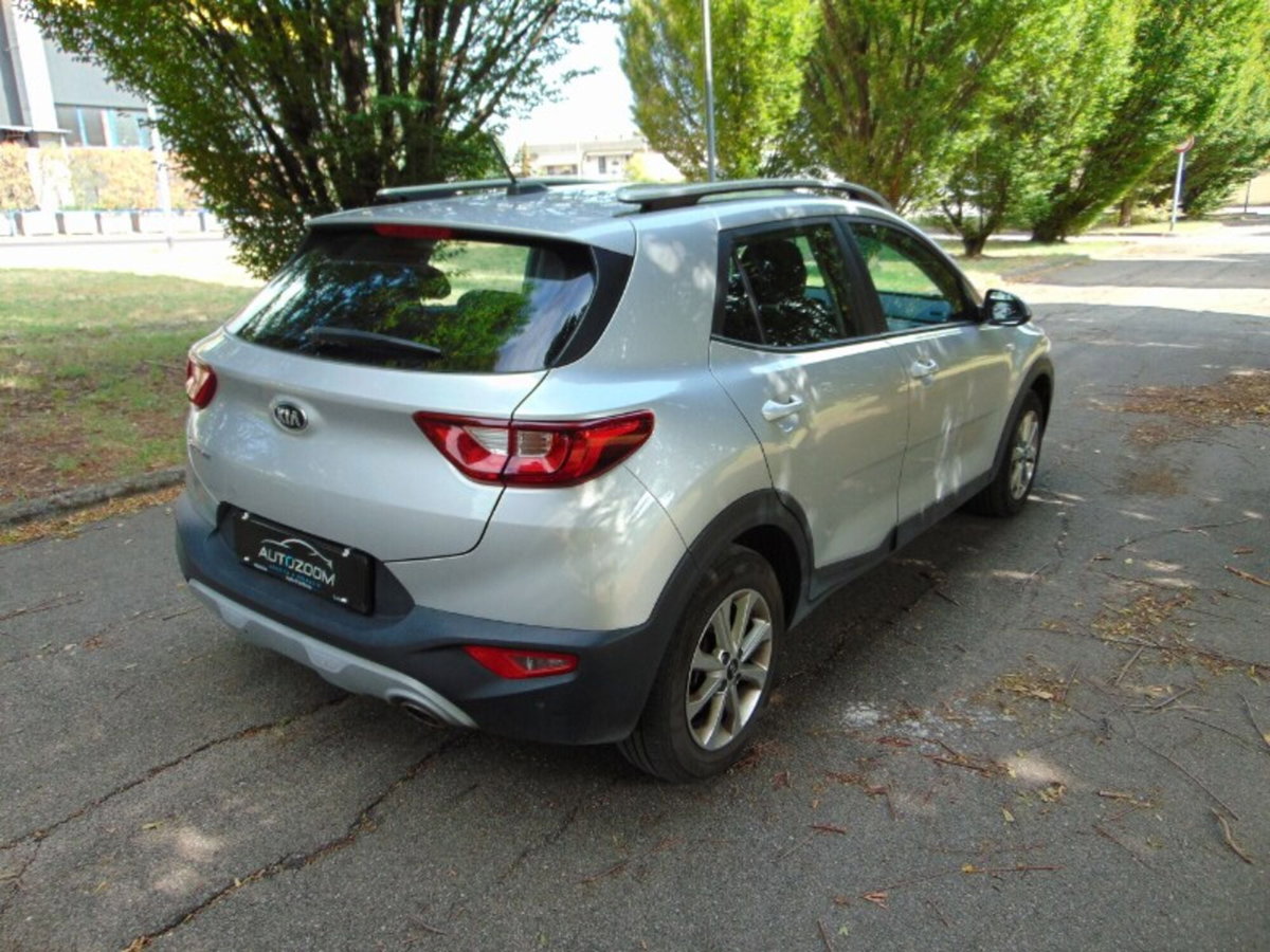 Kia Stonic 1.2 DPI Urban (10)