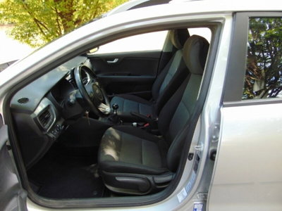 Kia Stonic 1.2 DPI Urban (15)