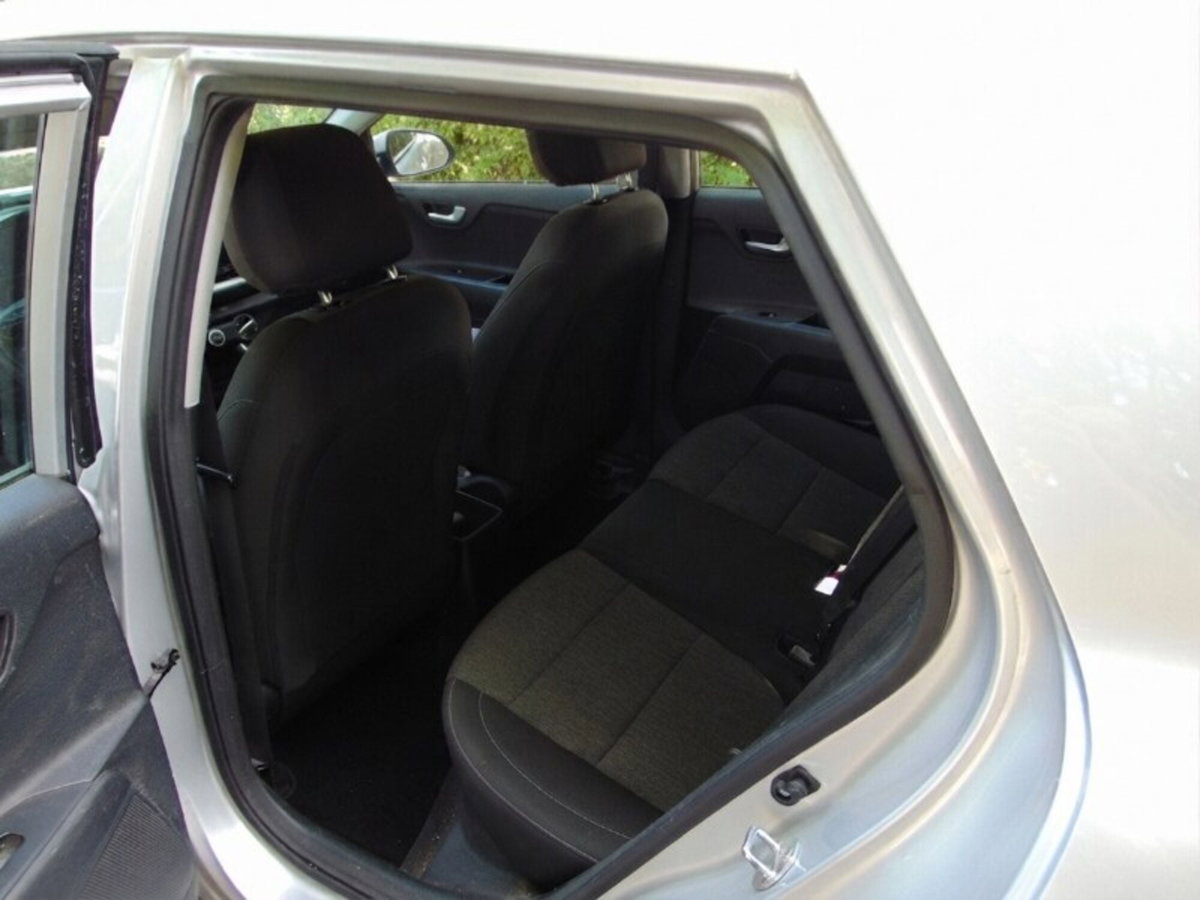 Kia Stonic 1.2 DPI Urban (17)