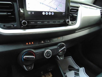 Kia Stonic 1.2 DPI Urban (19)