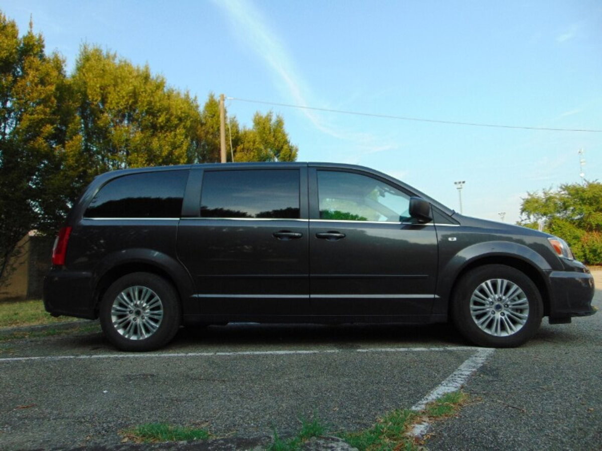 Lancia Voyager 2.8 Turbodiesel Silver 177 CV (12)
