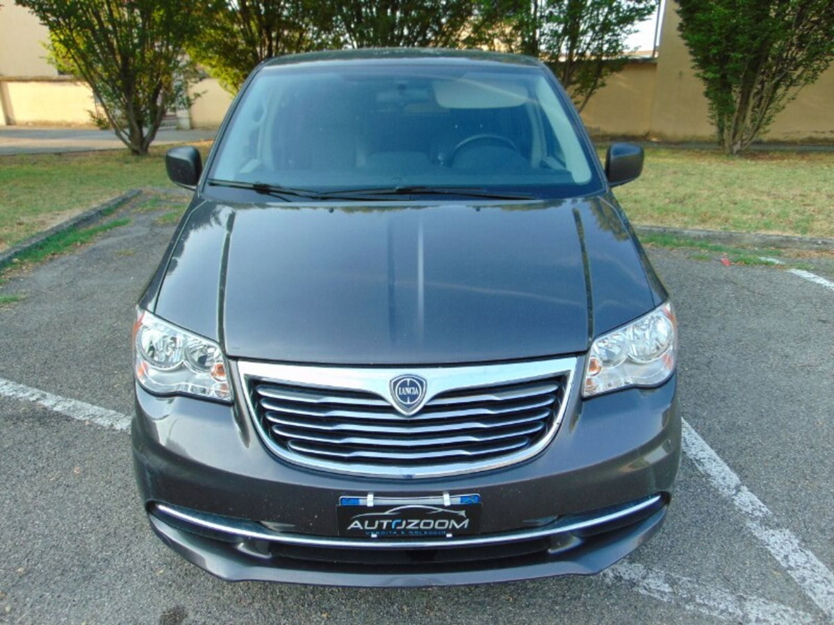 Lancia Voyager 2.8 Turbodiesel Silver 177 CV (14)