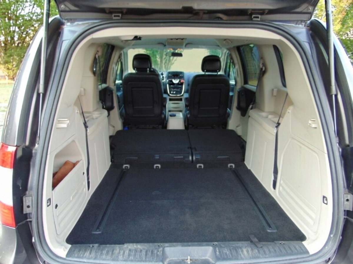 Lancia Voyager 2.8 Turbodiesel Silver 177 CV (18)