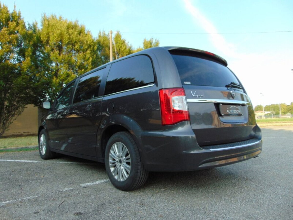 Lancia Voyager 2.8 Turbodiesel Silver 177 CV (6)