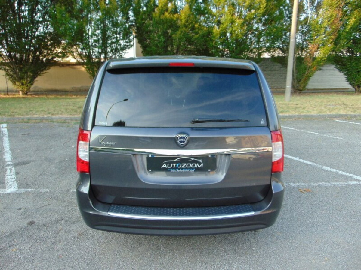 Lancia Voyager 2.8 Turbodiesel Silver 177 CV (7)