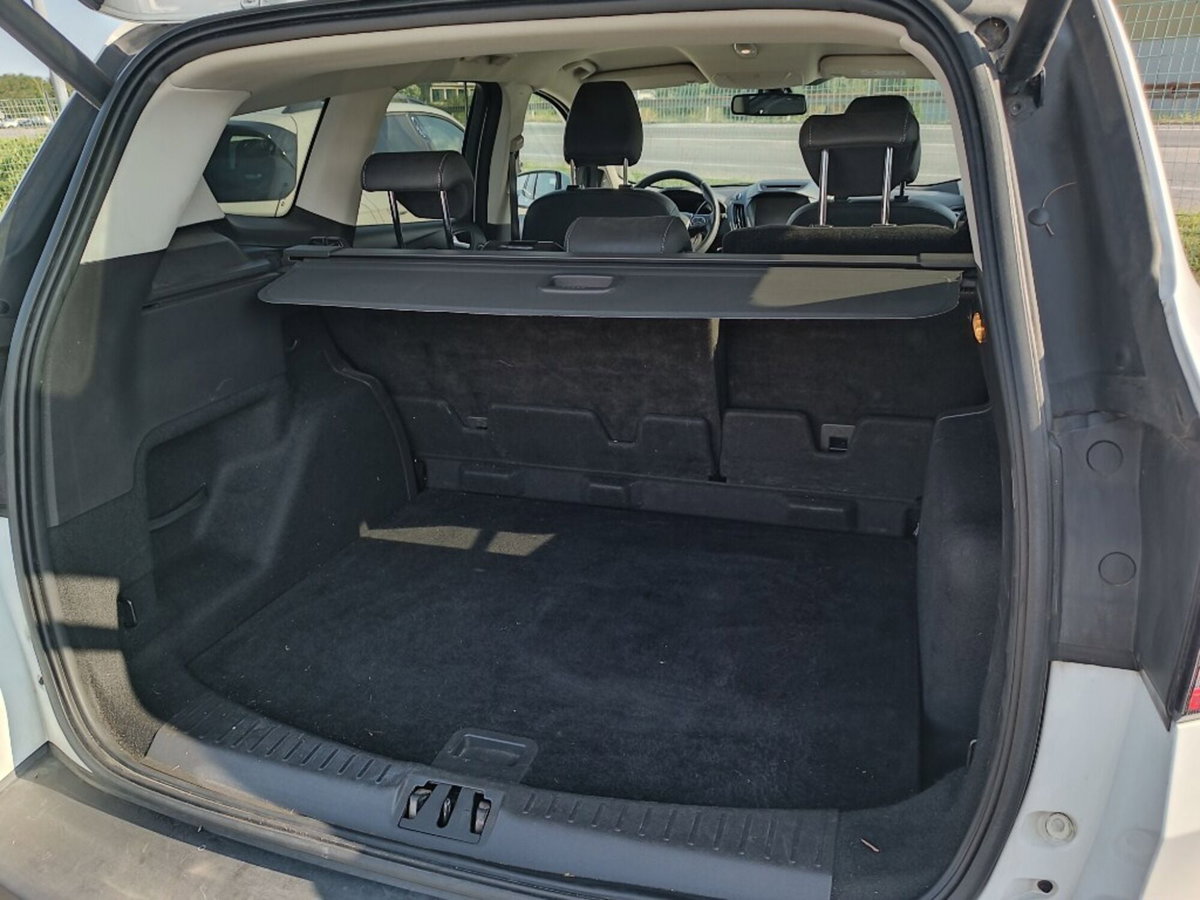 Ford Kuga 2.0 TDCI 150 CV S&S 4WD Titanium X (5)