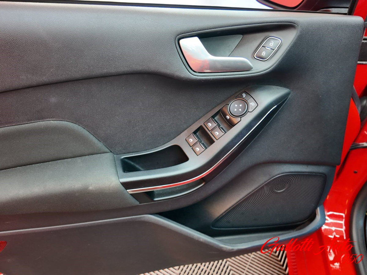 Ford Fiesta 1.0 Ecoboost Hybrid 125 CV DCT 5 porte ST-Line (16)