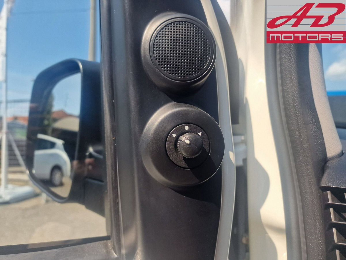 Fiat Fiorino 1.3 MJT 95CV Cargo (13)