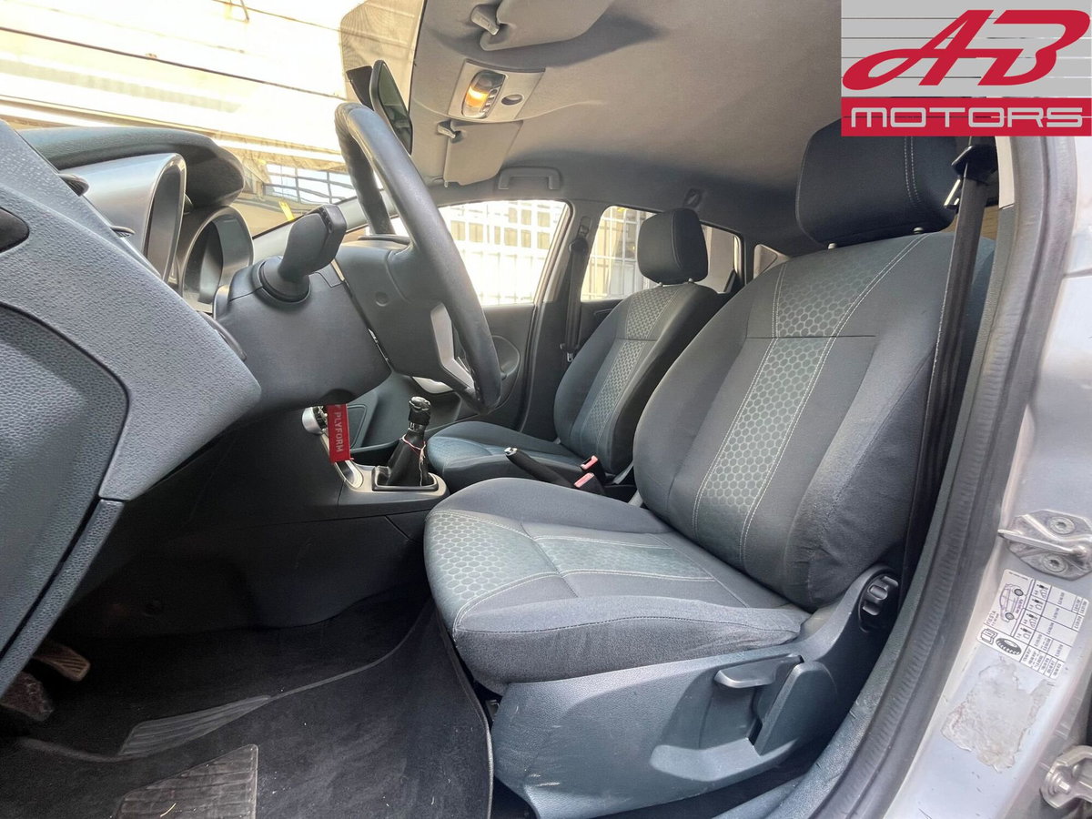 Ford Fiesta 1.4 5p. Bz.- GPL Titanium (10)