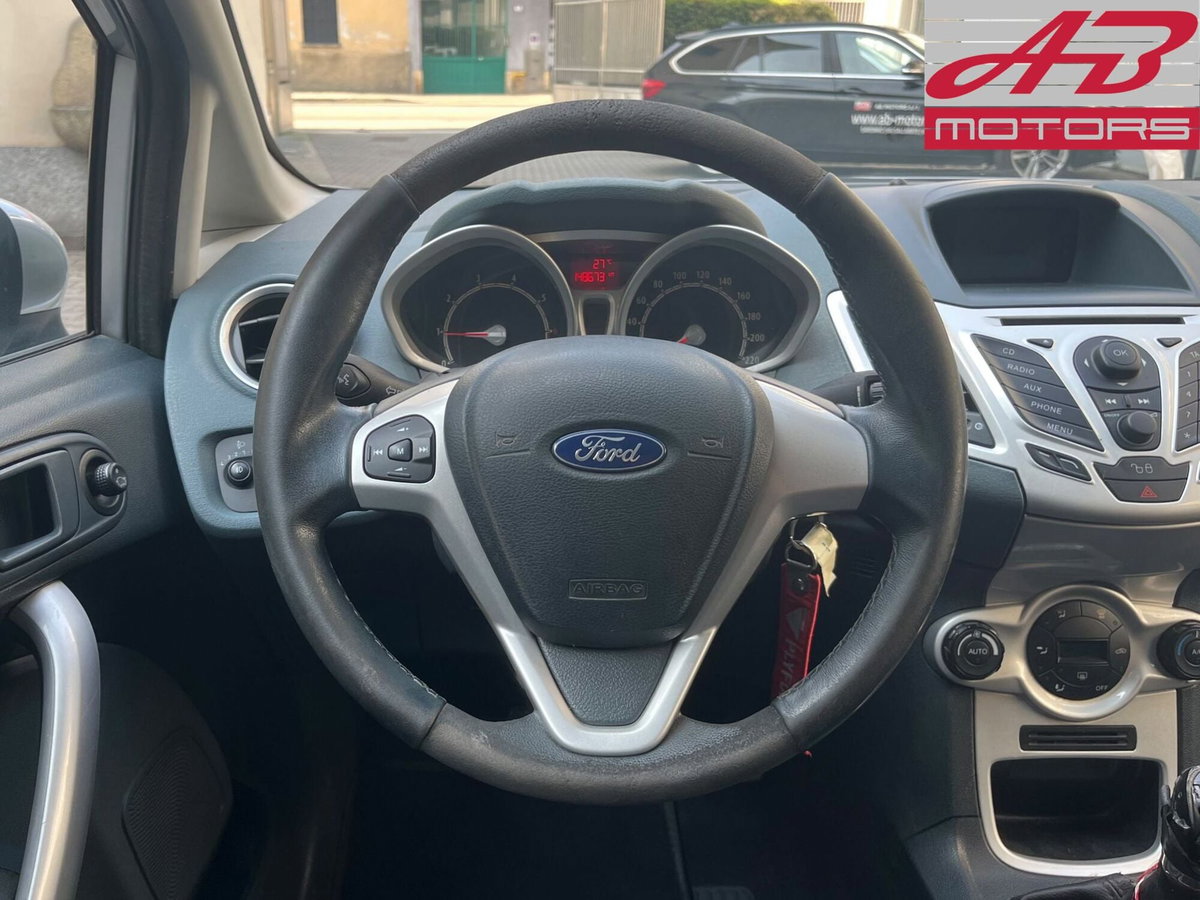Ford Fiesta 1.4 5p. Bz.- GPL Titanium (13)