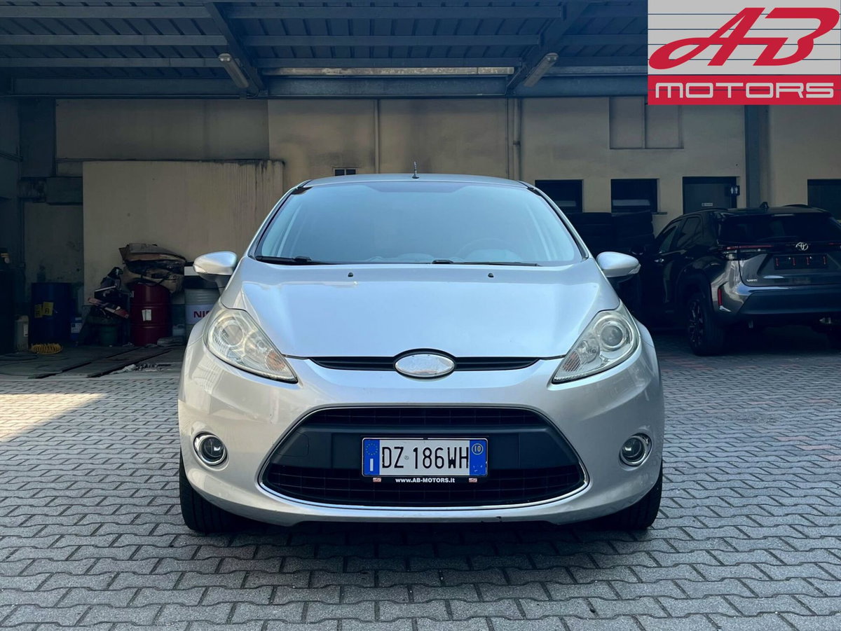 Ford Fiesta 1.4 5p. Bz.- GPL Titanium (2)